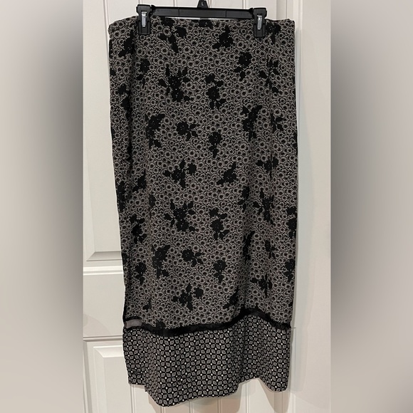 ✨✨Venezia Jeans Women's  skirt✨✨ - Picture 1 of 6